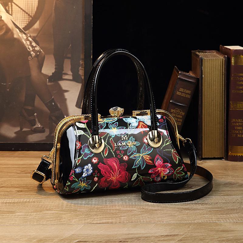 Трансграничная европейская и американская трендовая вышитая лакированная кожа Большая вместимость Сумка чёрный