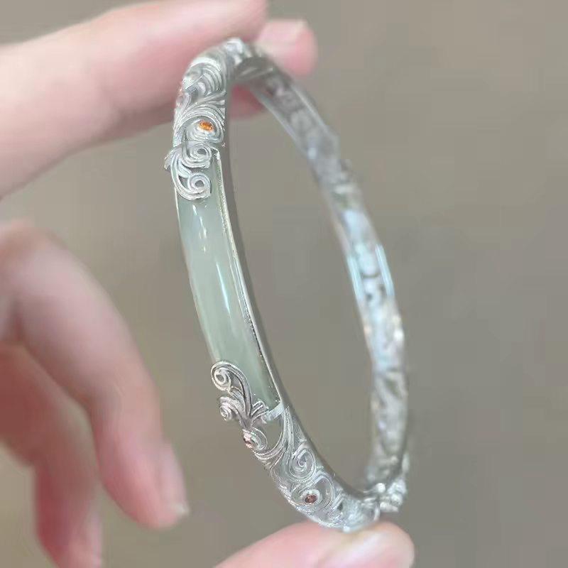 New Chinese Hollow Auspicious Cloud Ruyi Bracelet Women's Court Hanfu Cheongsam Versatile High-end Sense Antique No Matter Brand Jewelry