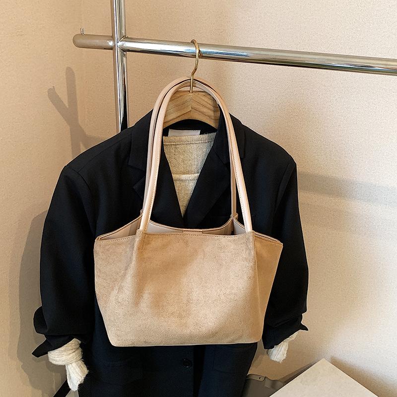 

Премиальная текстура большая вместимость наплечная сумка весна новая сумка универсальная сумка-тоут для поездок