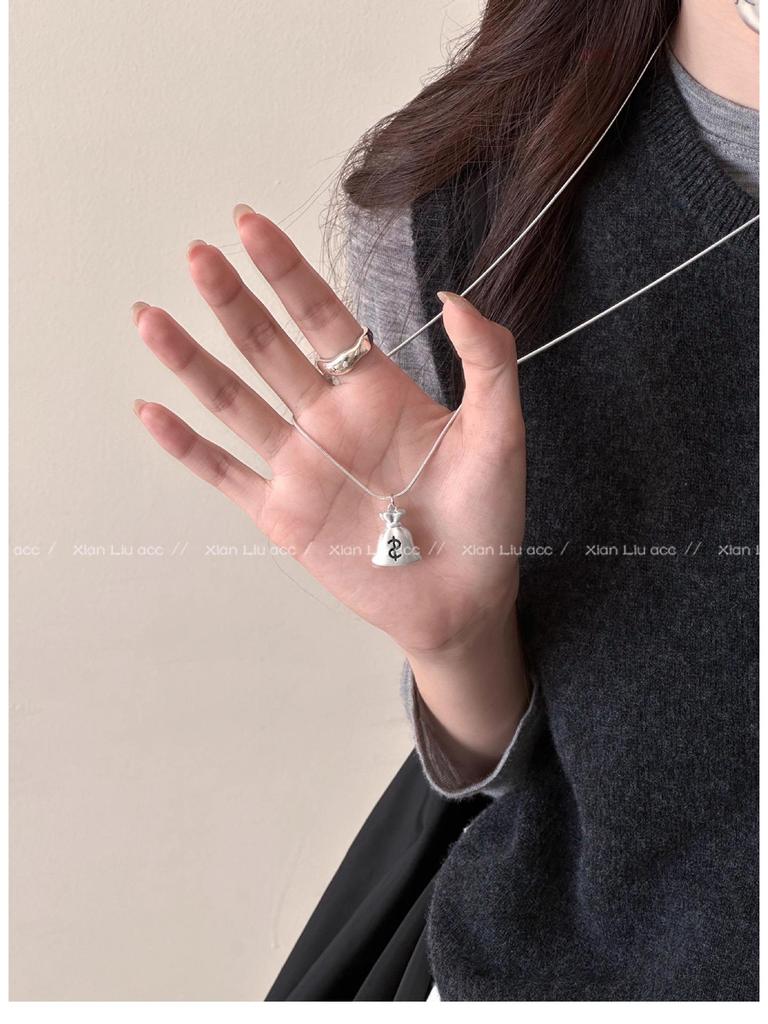 Women's Money Bag Pendant Necklace, 2025 Adjustable Sweater Chain, Light Luxury Style.