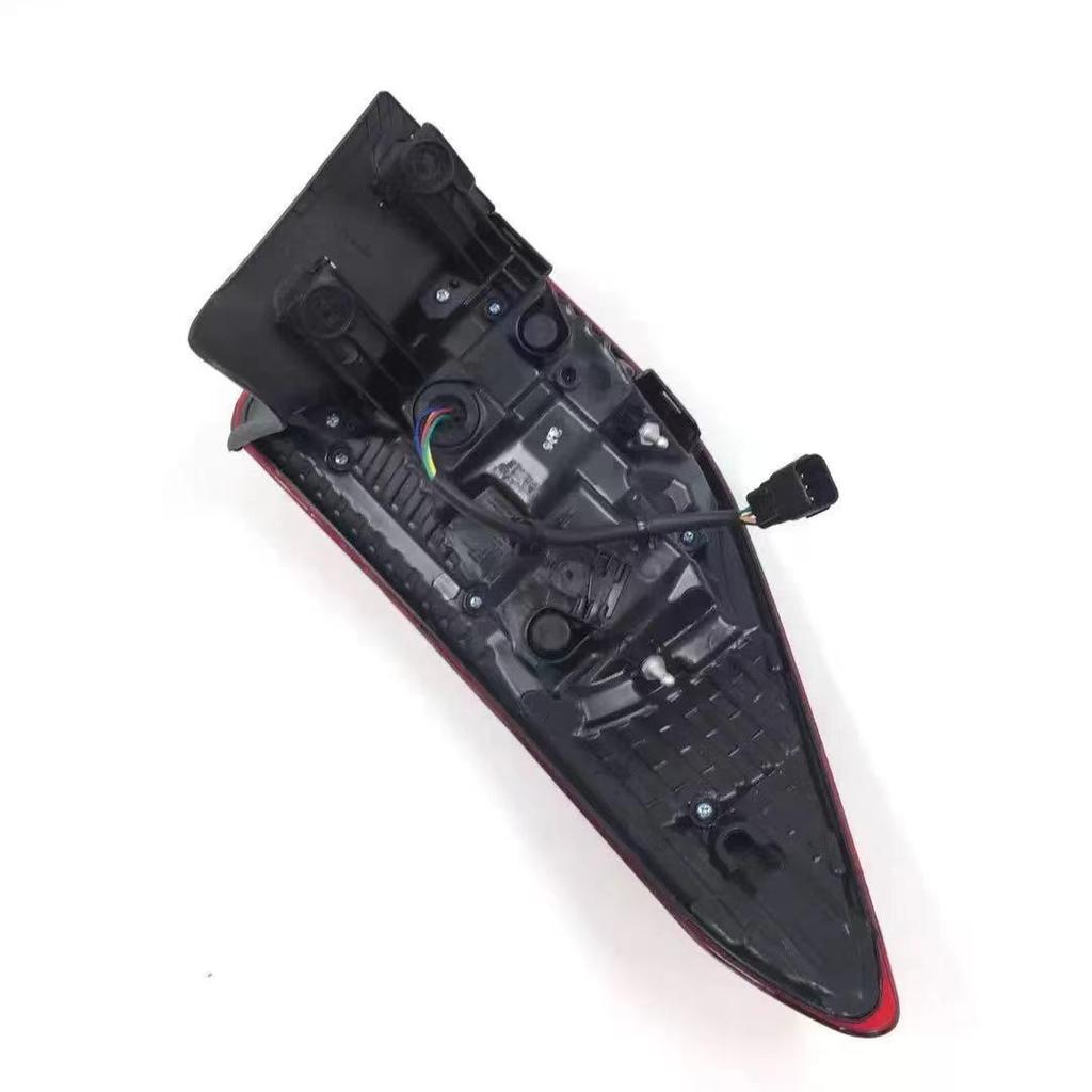 Changan CS95 Rear Tail Light Assembly: Includes Left/Right Rear Fog Light, Reverse, Brake, and Turn Signal Lights.