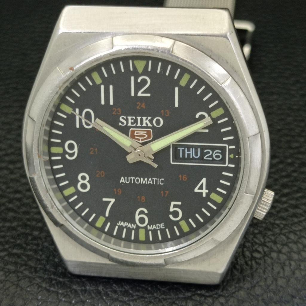 Seiko 5 AUTOMATIC JAPAN 7009A MENS VINTAGE BLACK COLOR DIAL WATCH A701318-5 R206a-a701318
