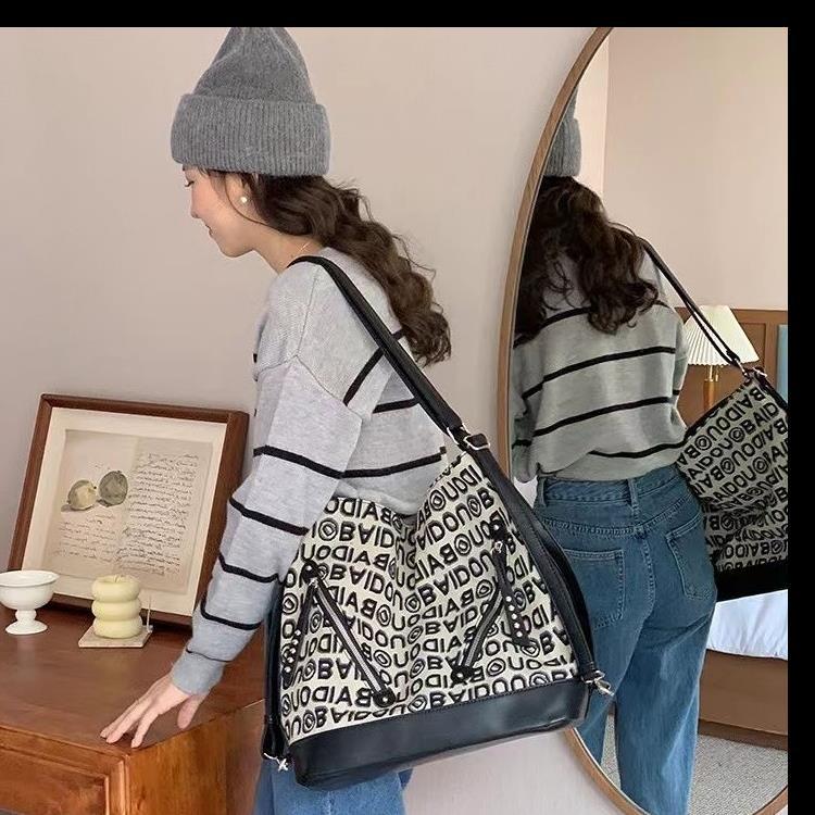 

Рюкзак дизайн sense нишевая сумка женская высокого класса sense большая вместительная сумка для поездок на работу одно плечо кроссбоди многоцелевой рюкзак чёрный