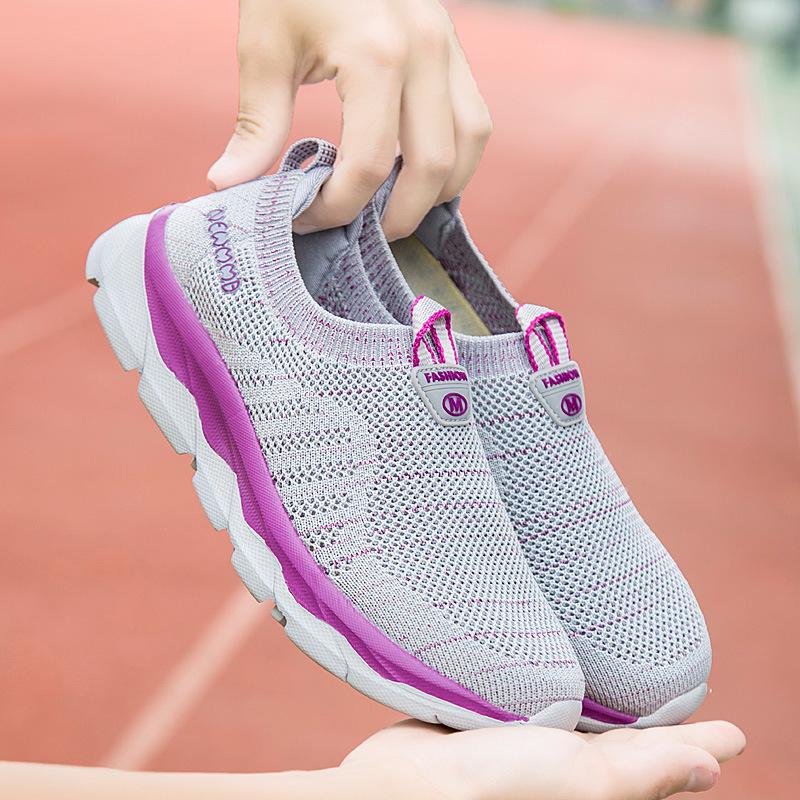Spring/Summer Old Beijing Cloth Shoes: Comfortable Non-Slip Soft Sole Sports Shoes for Middle-Aged and Elderly