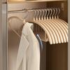 Naadloze, antislip truihanger met schouderondersteuning