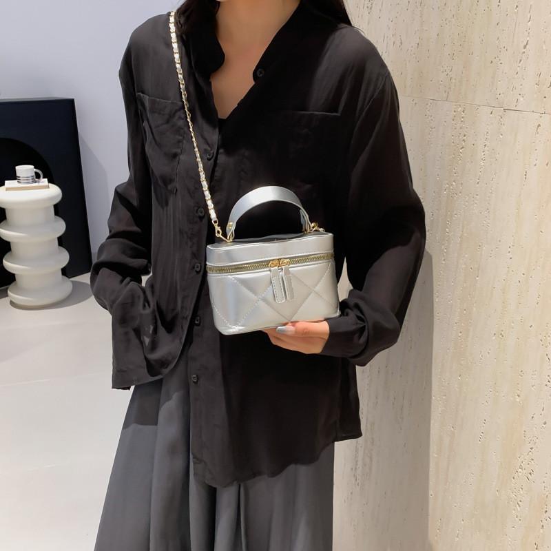 Mini Water Bucket Handbag With Zipper Closure Soft Pu Material Street Style Small Purse For Casual Outings