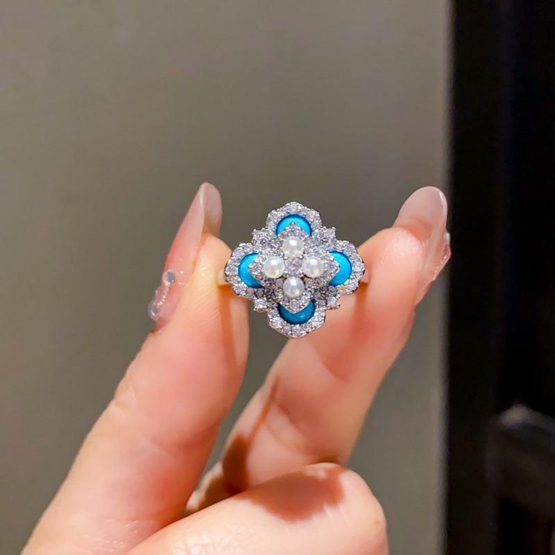 

Xiaohongshu Retro High-End Four-Leaf Clover Pearl Women s Statement Ring синій