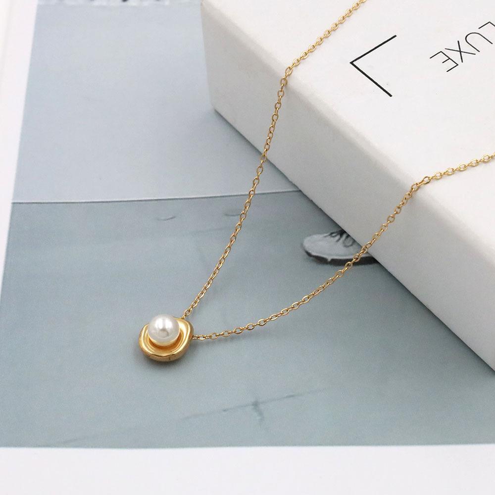 French Baroque Light Luxury Niche Non-Fading Collarbone Chain Inlaid Oval Pearl Girls Popular Jewelry Necklace