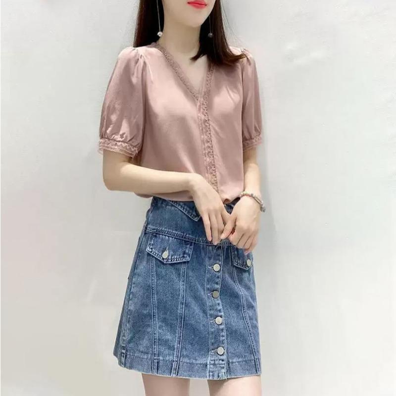 Women Black V Neck Lace Trim Puff Short Sleeve Blouse