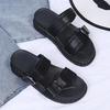 Pantofole da esterno da donna stile Xiaoxiangfeng 2025 estate nuove sandali con plateau fibbia a cinturino casual taglia grande spiaggia sandali a fascia singola