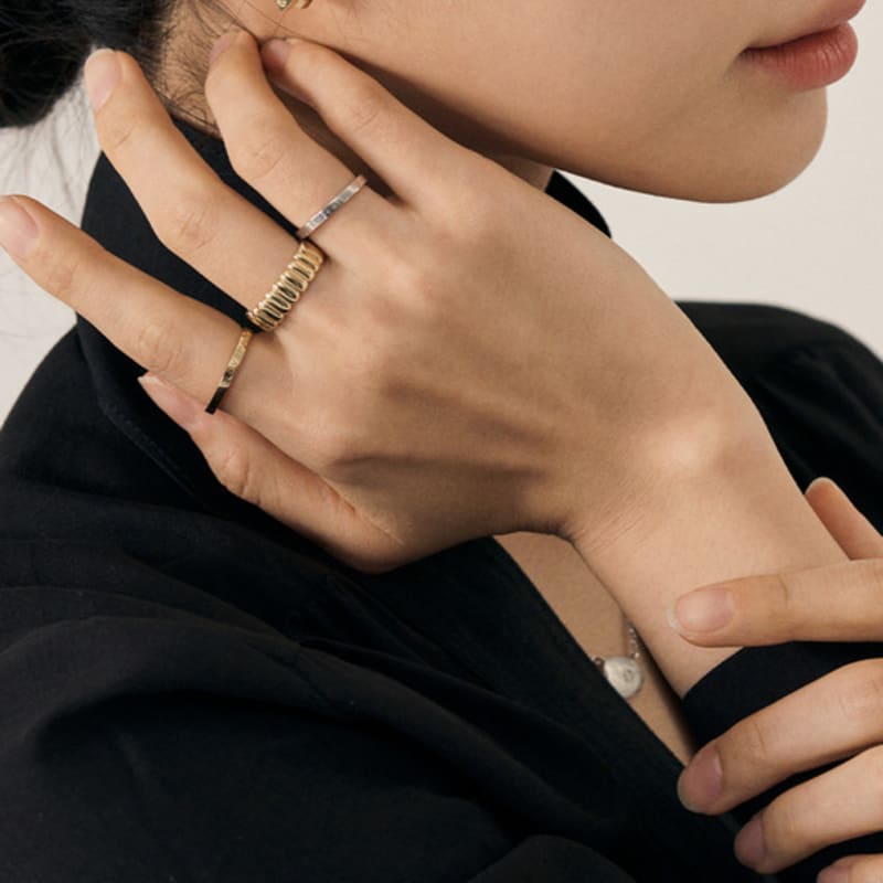 LOVEMBER [silver 925] Glossy R