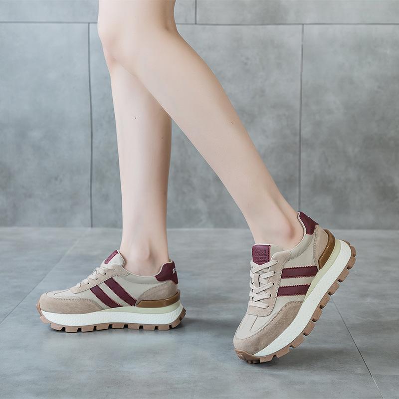 2025 spring and autumn new little white shoes retro sports shoes Internet celebrity casual women's shoes versatile thick soles inner heightening dad s
