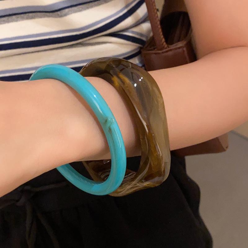 Acrylic Marbled Thin Round Bangle - Retro Minimalist Luxury Bracelet for Women