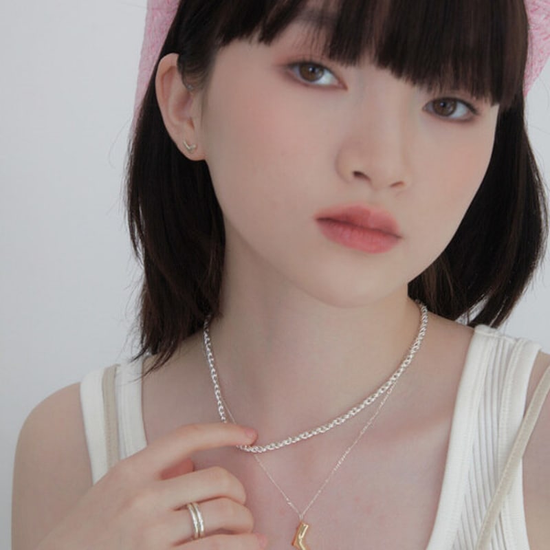 Fillow Petite Point Curve Ring