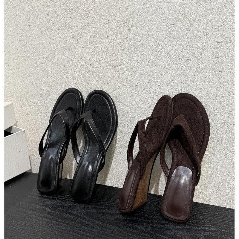 Minimalist style toe slope heel flip-flops women's outerwear 2025 summer versatile with skirt round head suede cool slippers