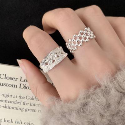 Süßer Hohlgeometrischer Blumenblütenblatt Verstellbarer Perlen-Stapelbarer Offener Ring für Damen