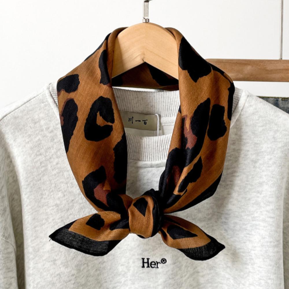 2024 Luxury Animals Floral Print 70cm Cotton Velvet Square Scarf for Women Soft Neckerchief Lady Hijab Neck Tie Hair Headbands
