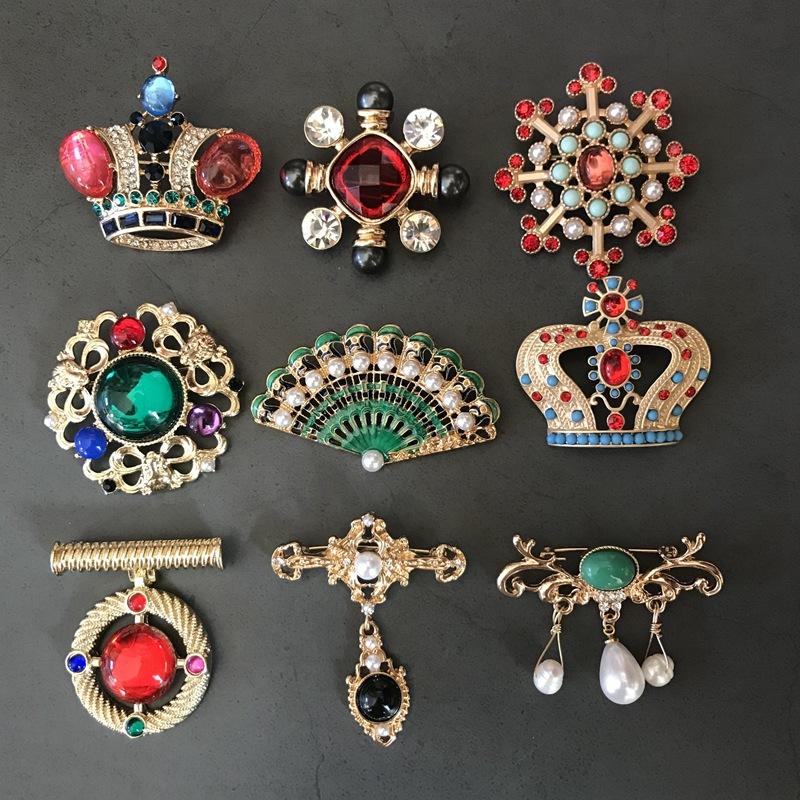 

Creative Palace Color Crown Snowflake Enamel Brooches For Woman Clothes Lapel Jewelry Gift Friends Girl