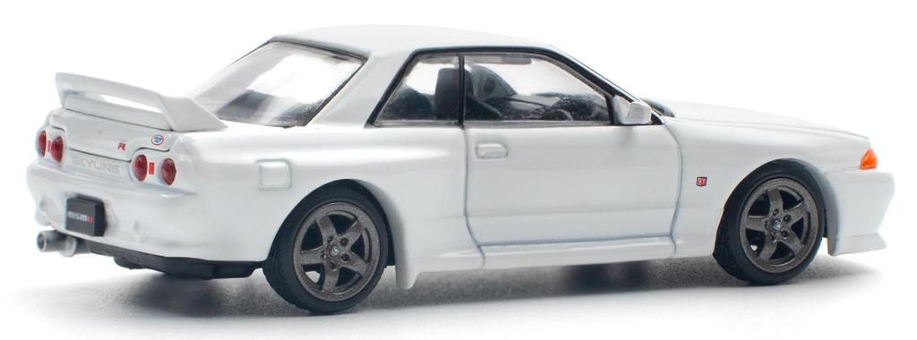 POP RACE Nissan R32 CRYSTAL WHITE Finished Product 1/64 GT-R -