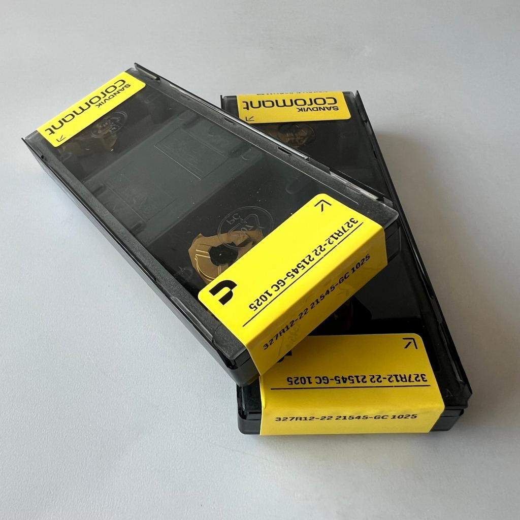 SANDVIK / 327R12-2221545-GC 1025 / Original Swedish hard alloy blade 2 Pcs