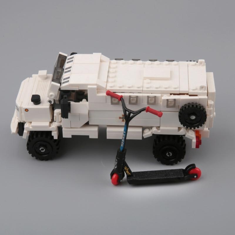 Mini Scooters Finger Board Interactive Finger Toy Accessories Cute Mini Scooter Electric Scooter Shape Mini Finger Board