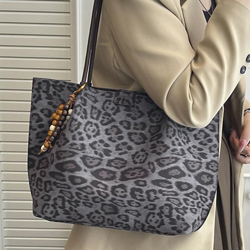Casual Large-capacity Bag Women's 2025 Autumn New Tongle Shoulder Bag Popular Leopard Print Portable Tote Bucket Bag