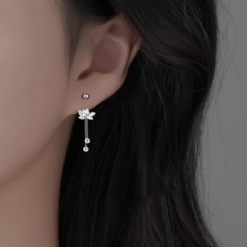 Yi Xuan Elegant Floral Tassel Earrings - Retro Lotus Bead Design