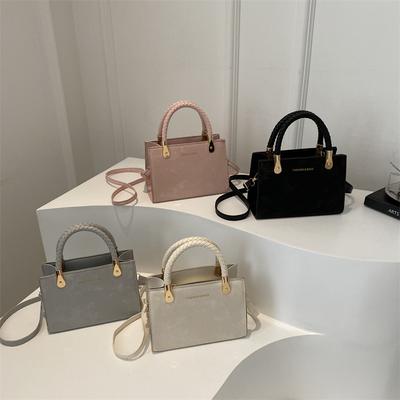 High-end Women's Bag New Fashionable Bag Patterned Handbag Shoulder Bag Crossbody Versatile and Fashionable Small Square Bag