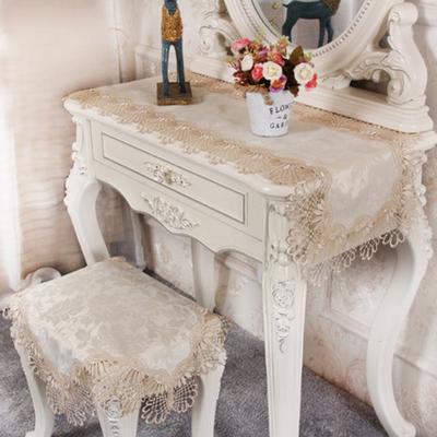 Ropa de mesa y sofá – Mantelería