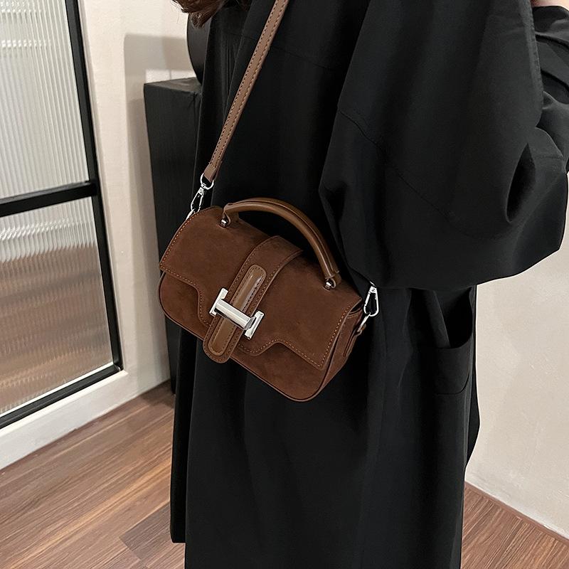 Fashion texture versatile small bag women's 2025 new autumn shoulder high-end messenger bag popular small square bag