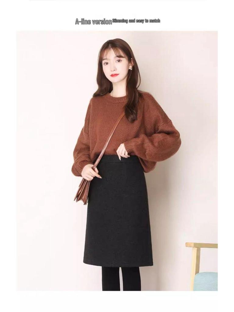 High-Waisted Woolen A-Line Midi Skirt: Simple, Slimming, Versatile, Wrinkle-Resistant with Back Slit, Perfect for Autumn and Winter.