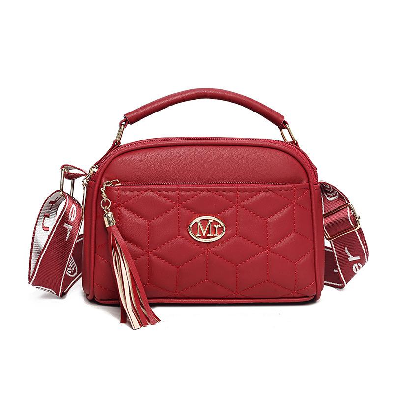 New women's messenger bag autumn and winter trend versatile diamond fringed bag large capacity fashion girls portable shoulder bag