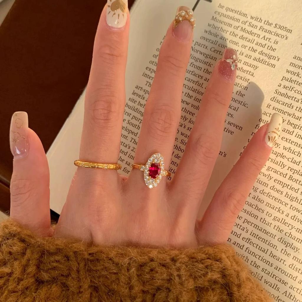 Vintage Court Medieval Style Oval Red Zirconia Rings For Women Fashion New Jewelry Lady Gift Party Anillos Mujer
