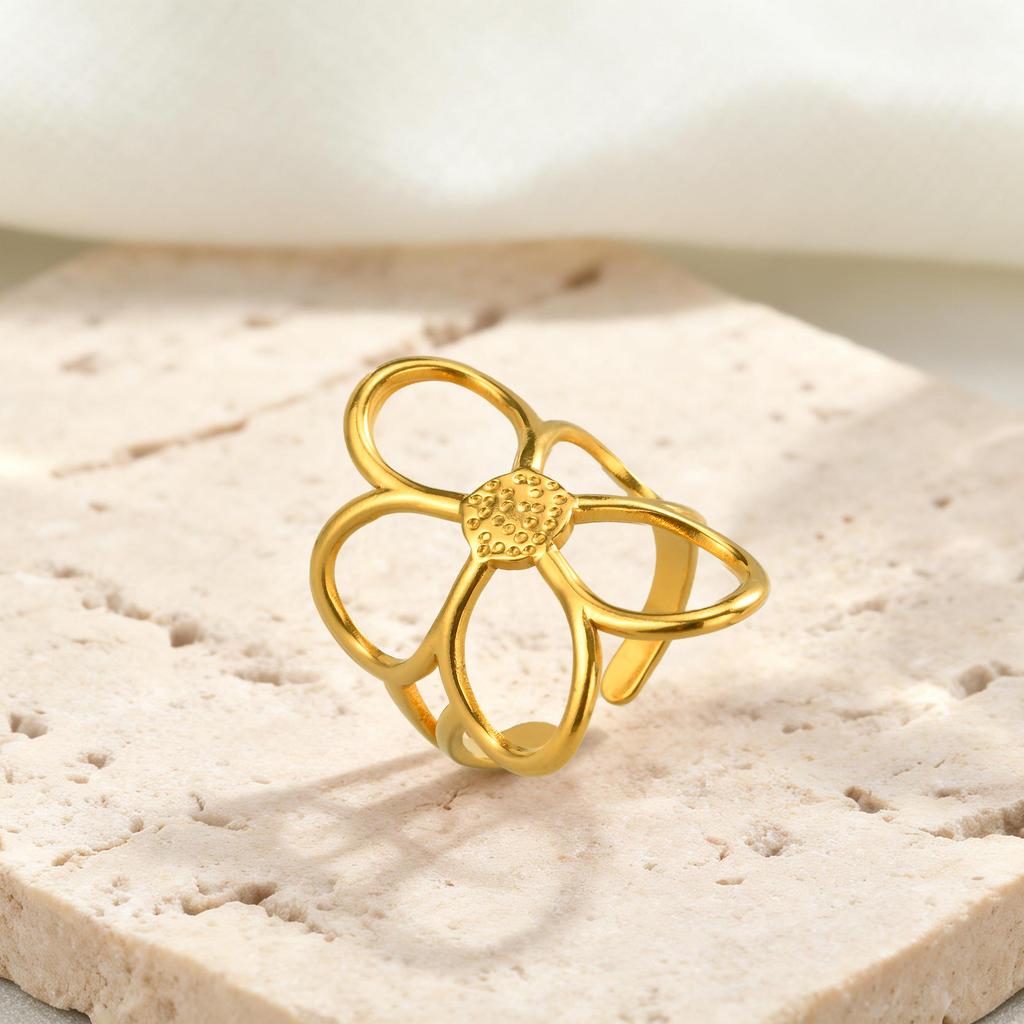 Flower Rings,french Vintage Style 18K Gold Plated Large Hollow Floral Statement Ring Aesthetic Open Brand Jewelry for Women