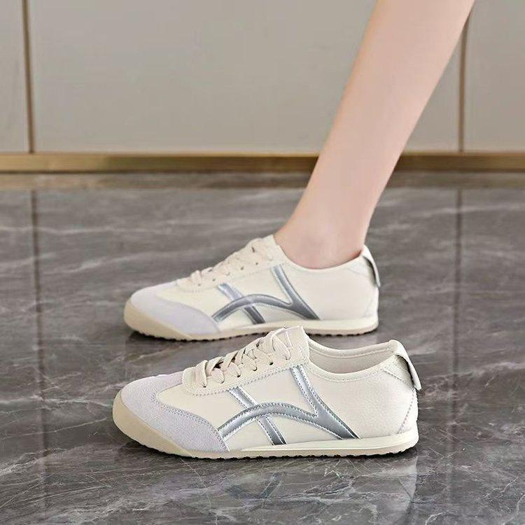 Versatile breathable low-top German training shoes women's 2025 autumn new retro soft-soled flat-bottomed casual sports board shoes