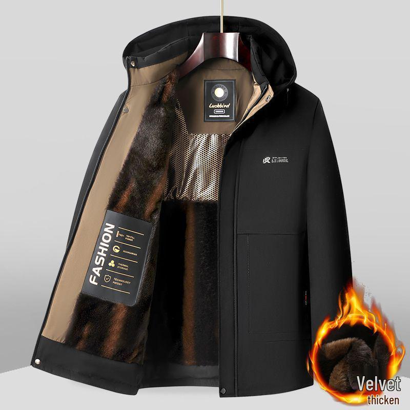 Winterjacke aus Baumwolle für Herren: Dicke, warme, kältebeständige Oberbekleidung mit abnehmbarer Kapuze, perfekt für die Garderobe von Männern mittleren Alters und Vätern.