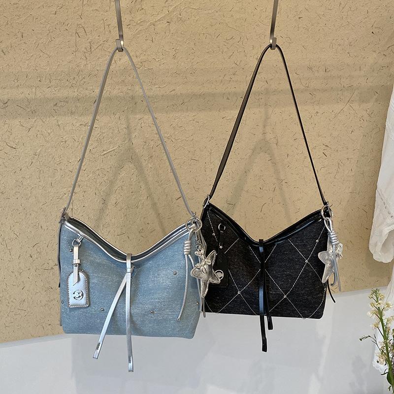 Autumn Niche Design Messenger Bag Underarm Denim Bag Women'S Korean Ins Fashion Casual Shoulder Bag
