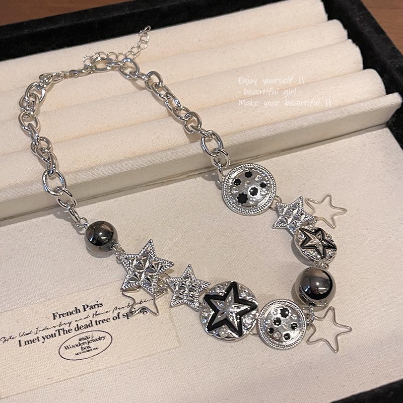 Colar Feminino Japonês-Coreano Hip-Hop Clavícula: Luxuoso, Estrelado, Design de Diamantes Completos