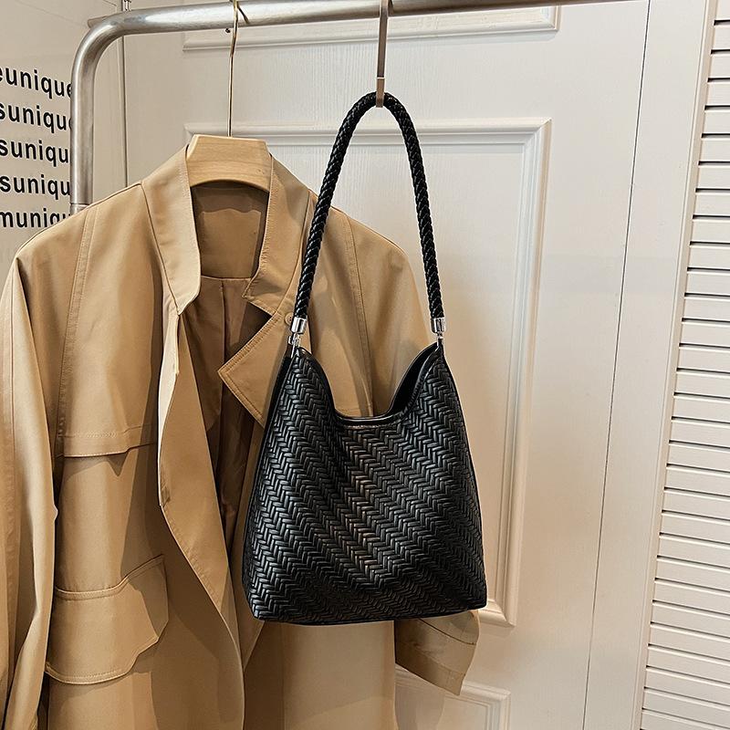 Premium texture woven pattern large capacity armpit bag women's new fashion versatile tote bag shoulder handbag