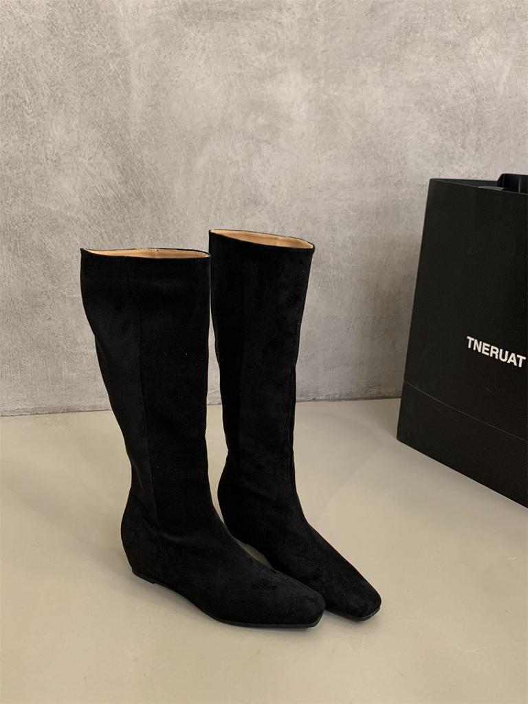 Inward High-pointed Suede High Boots, 2025 Autumn/winter New Korean Version of Retro Fashionable Niche Slimming Boots