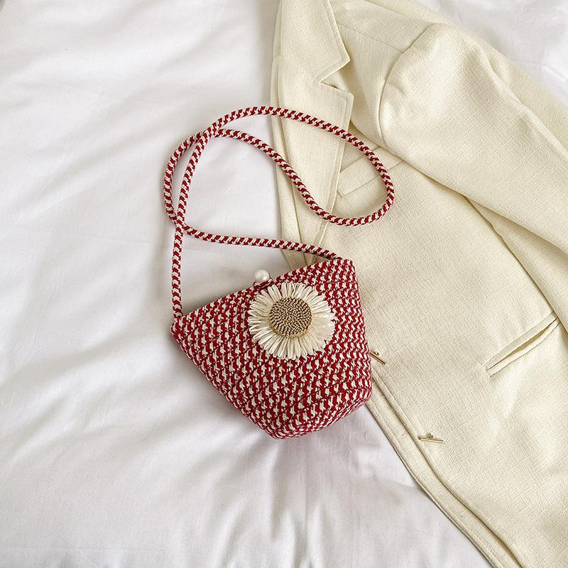 New Straw Woven Bag Women's Bag Flower Oblique Span Women's Sweet, Fresh and Cute Vacation Leisure Woven Bag Bucket Tote Bag