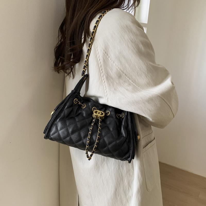 Rhombus embroidery thread small bag women's 2025 new fashion super fire versatile single shoulder underarm bag popular bucket bag