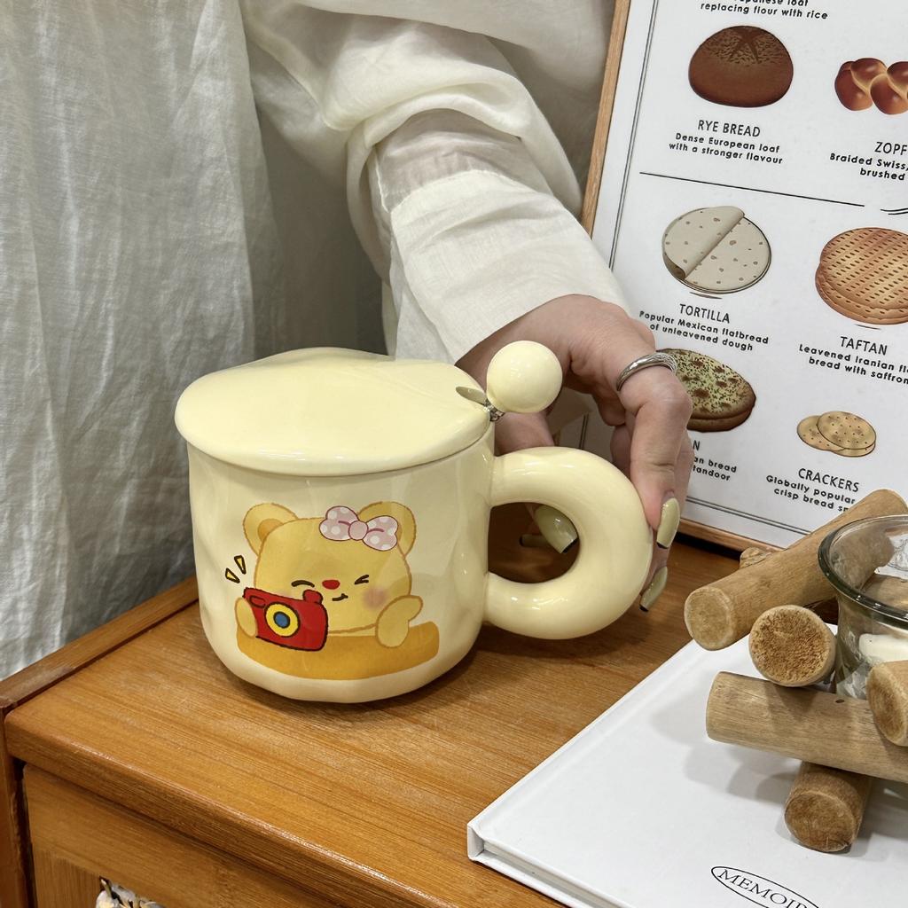 Mugg med lock och sked Söt liten björn Högvärdig vattenkopp Par Kreativ keramikmugg