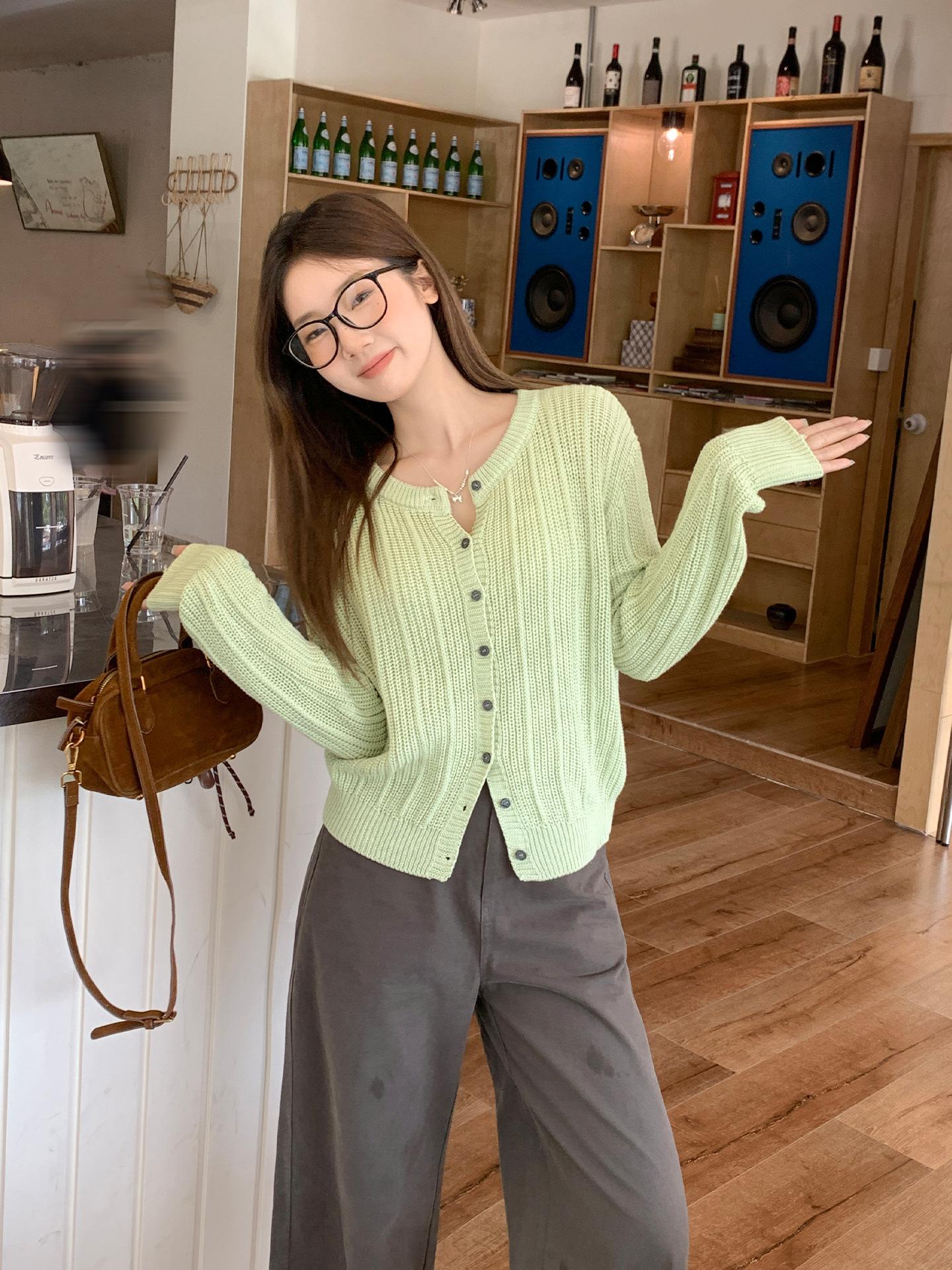 

Korean high-end light green crew neck knitted cardigan women s autumn new long-sleeved sweater jacket top One size fits all зелёный