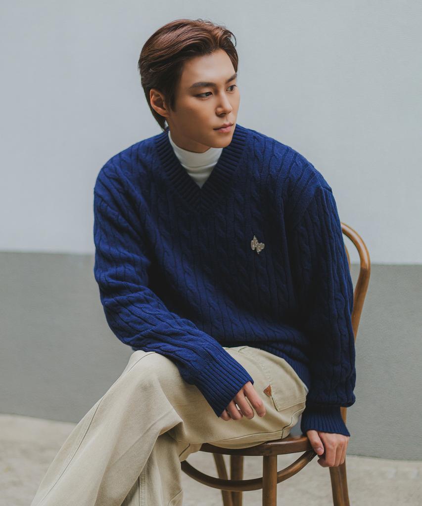 BAKKEN Point Logo Pendant V-Neck Cable Knit Bk8941_Navy