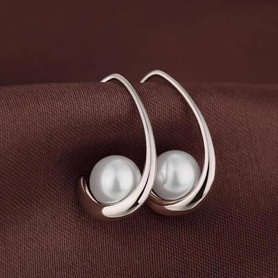 Boucles d'oreilles pendantes Huitan Modernes Élégantes avec Perles d'Imitation Accessoires Simples Élégants pour Femmes Breloques Accessoires pour Fiançailles