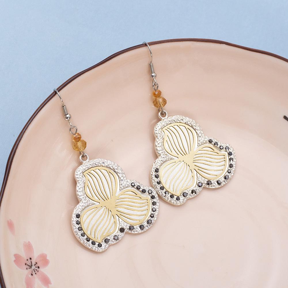 

Two-Tone Electroplated Alloy Floral Earrings - Vintage Charm for Women s Parties