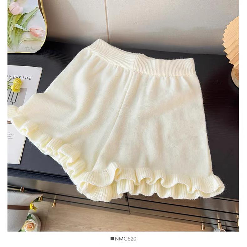 Autumn-Winter 2025 Women's Solid Knit Ruffle Edge High Waist Slimming A-Line Shorts