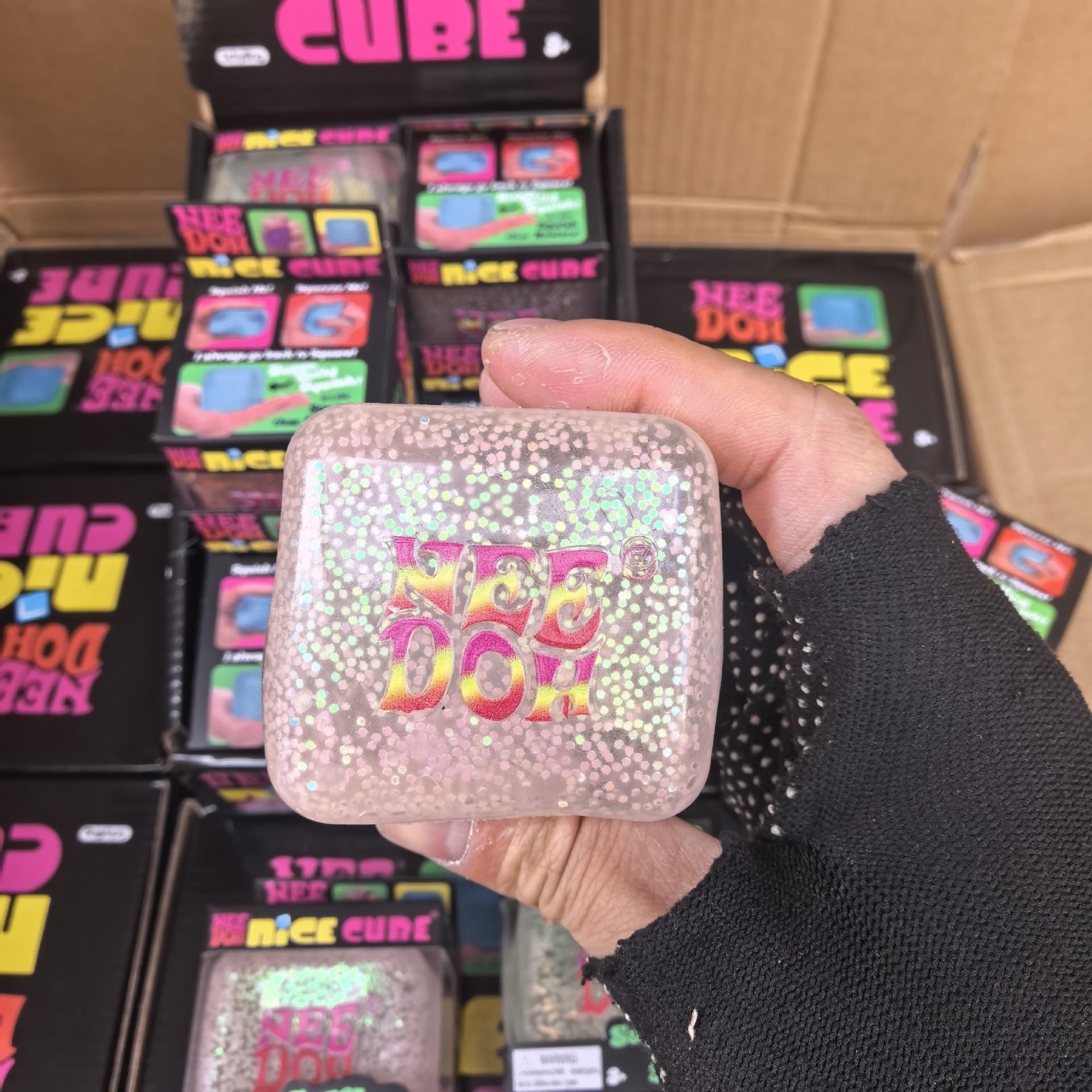 Explosive Luminous Ice Cube Glitter Cube Pinch Music Decompression Toy Slow Rebound Cube Sensory Decompression Cube *5pcs