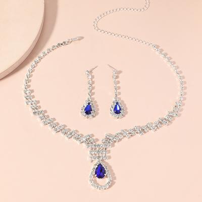3 Damenmode Krallenkette Serie Saphir Tropfen Ohrringe mit Halskette Schmuckset Partyzubehör